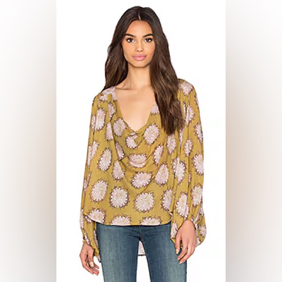Free People Cowling Around Top - Picture 1 of 6